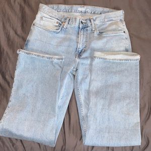 Loose , 30 x 32 , OldNavy , no holes light blue jeans
